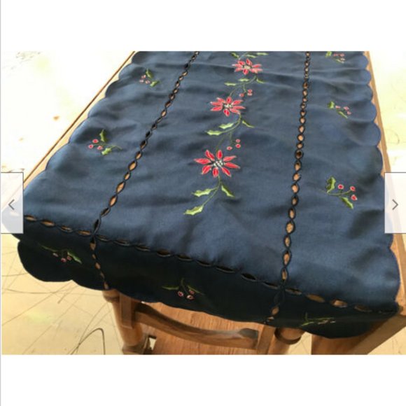 Christmas Holiday Table Runner Poinsettia Embroidery Cutwork Design 38 x 15 - Picture 1 of 6